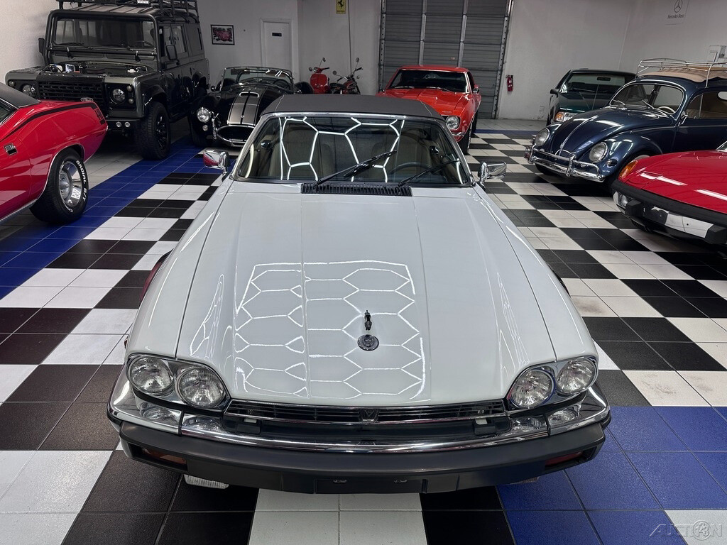 Jaguar-XJ-1989-Convertible-21
