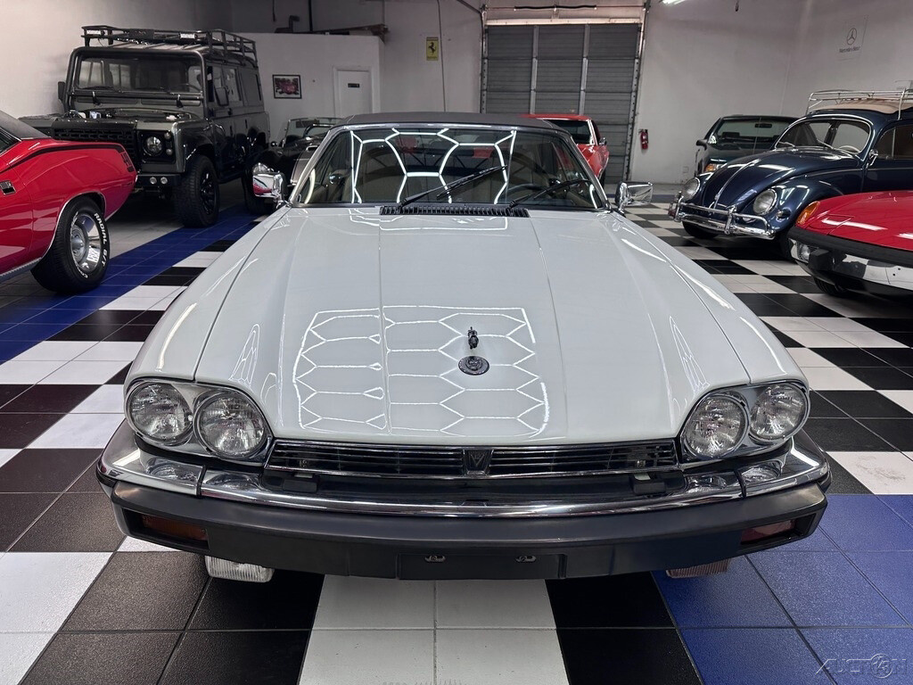 Jaguar-XJ-1989-Convertible-22