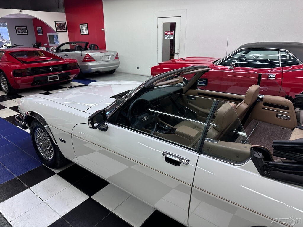 Jaguar-XJ-1989-Convertible-6