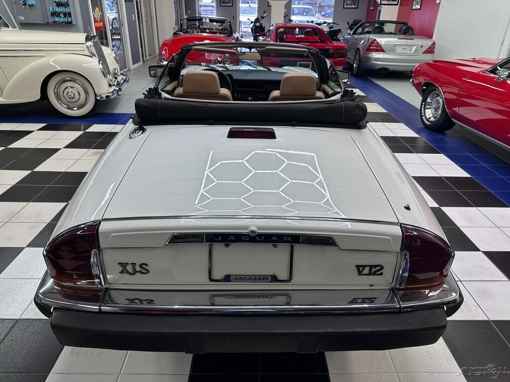 Jaguar-XJ-1989-Convertible-9