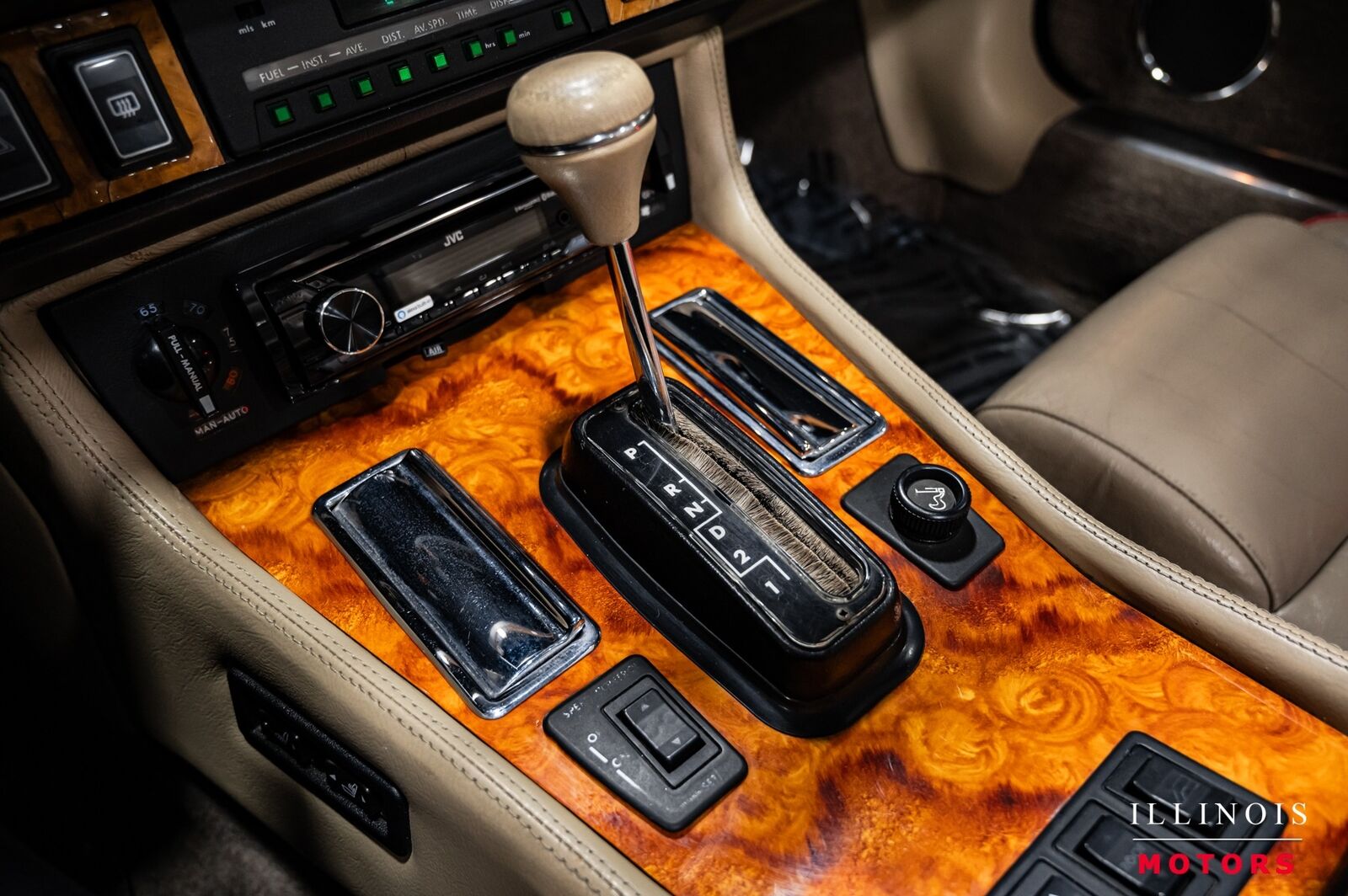 Jaguar-XJ-1991-Convertible-29