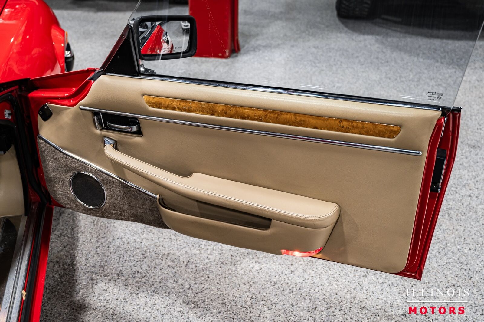 Jaguar-XJ-1991-Convertible-35