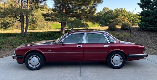 Jaguar-XJ-1993-Sedan-1