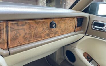Jaguar-XJ-1993-Sedan-11