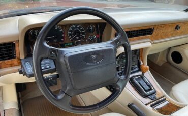 Jaguar-XJ-1993-Sedan-12