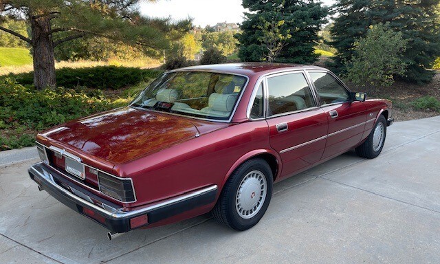 Jaguar-XJ-1993-Sedan-3