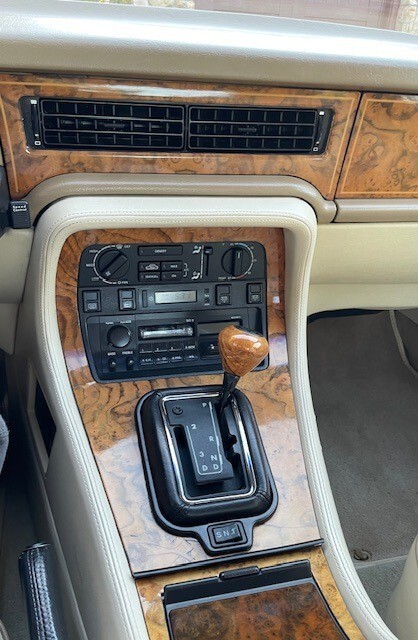 Jaguar-XJ-1993-Sedan-9