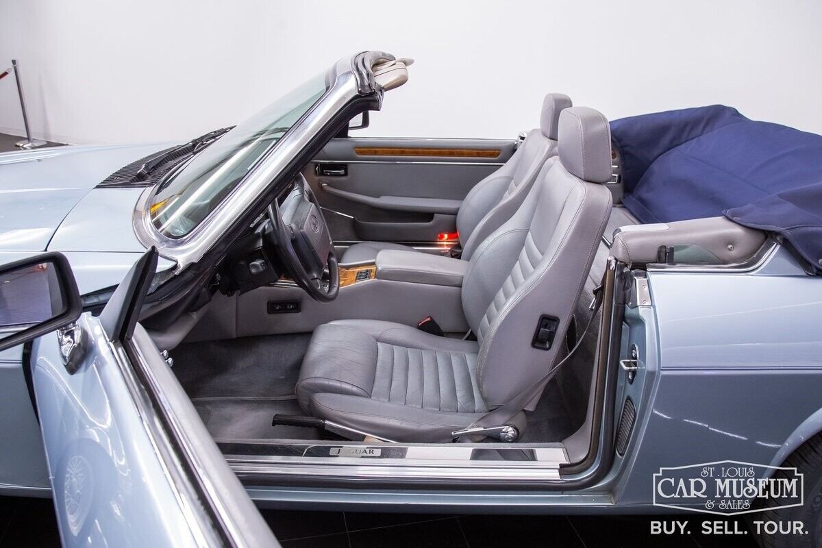 Jaguar-XJ-S-1990-Convertible-26
