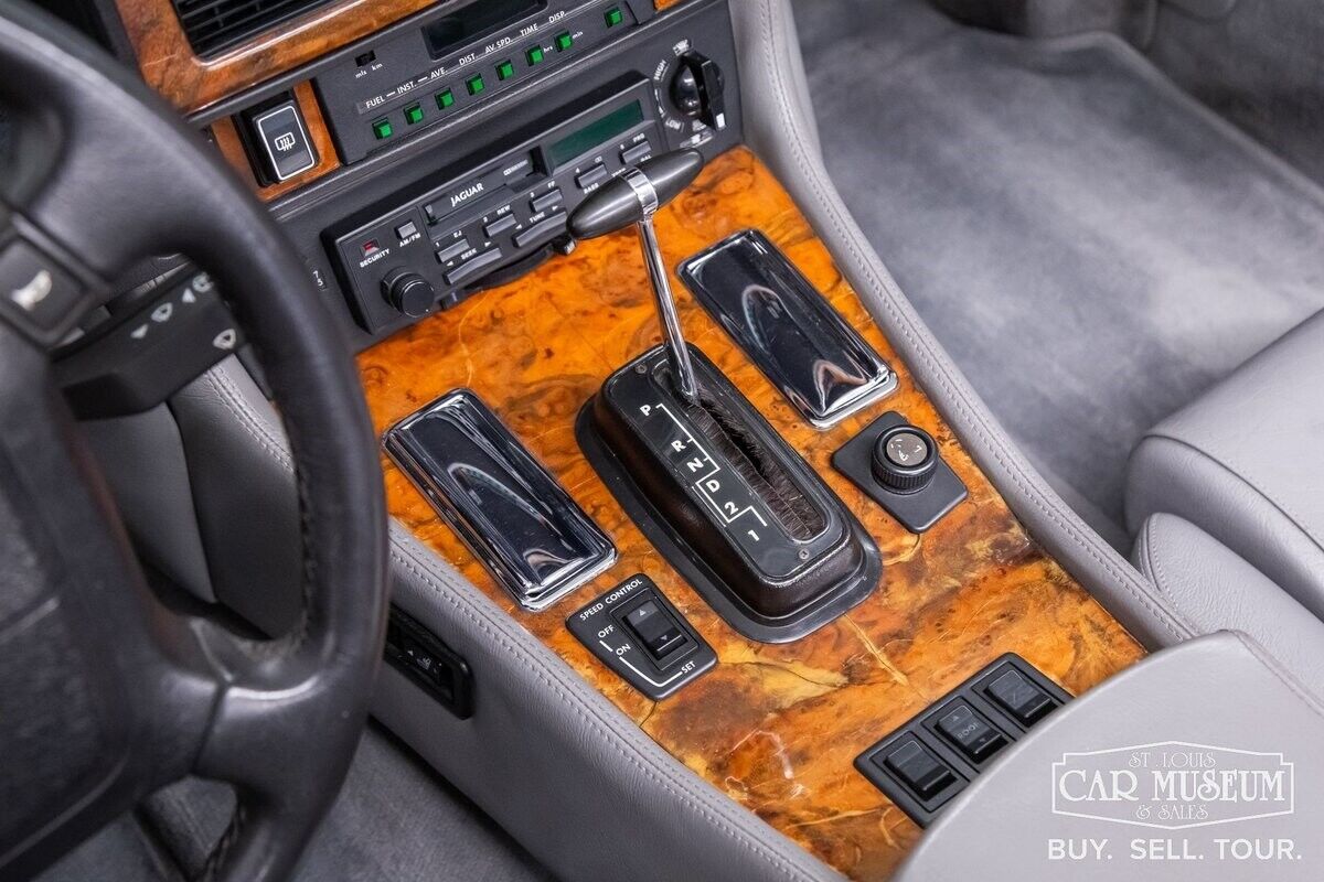 Jaguar-XJ-S-1990-Convertible-34