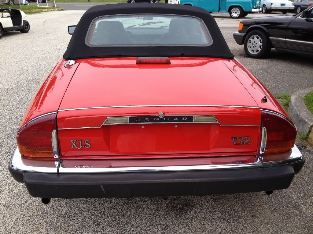 Jaguar-XJ12-1989-Convertible-7