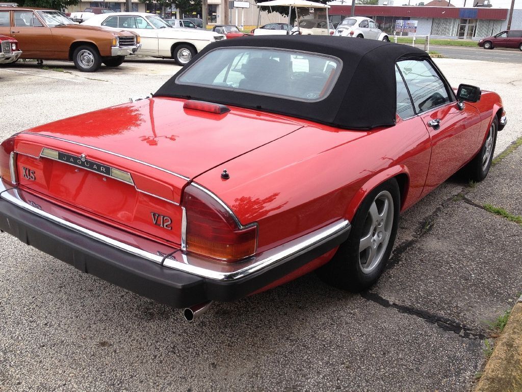 Jaguar-XJ12-1989-Convertible-8