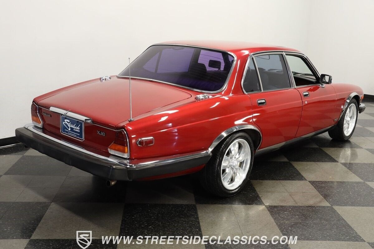 Jaguar-XJ6-1985-Sedan-10