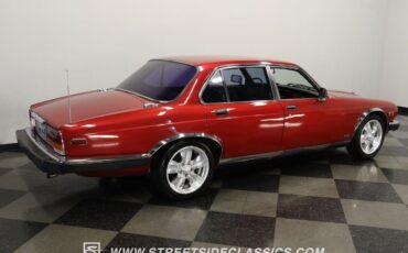 Jaguar-XJ6-1985-Sedan-11