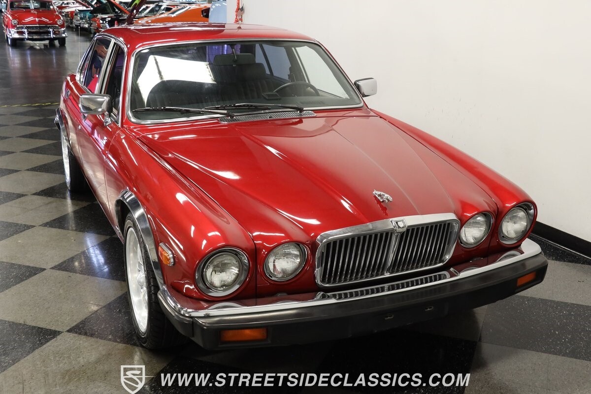 Jaguar-XJ6-1985-Sedan-14