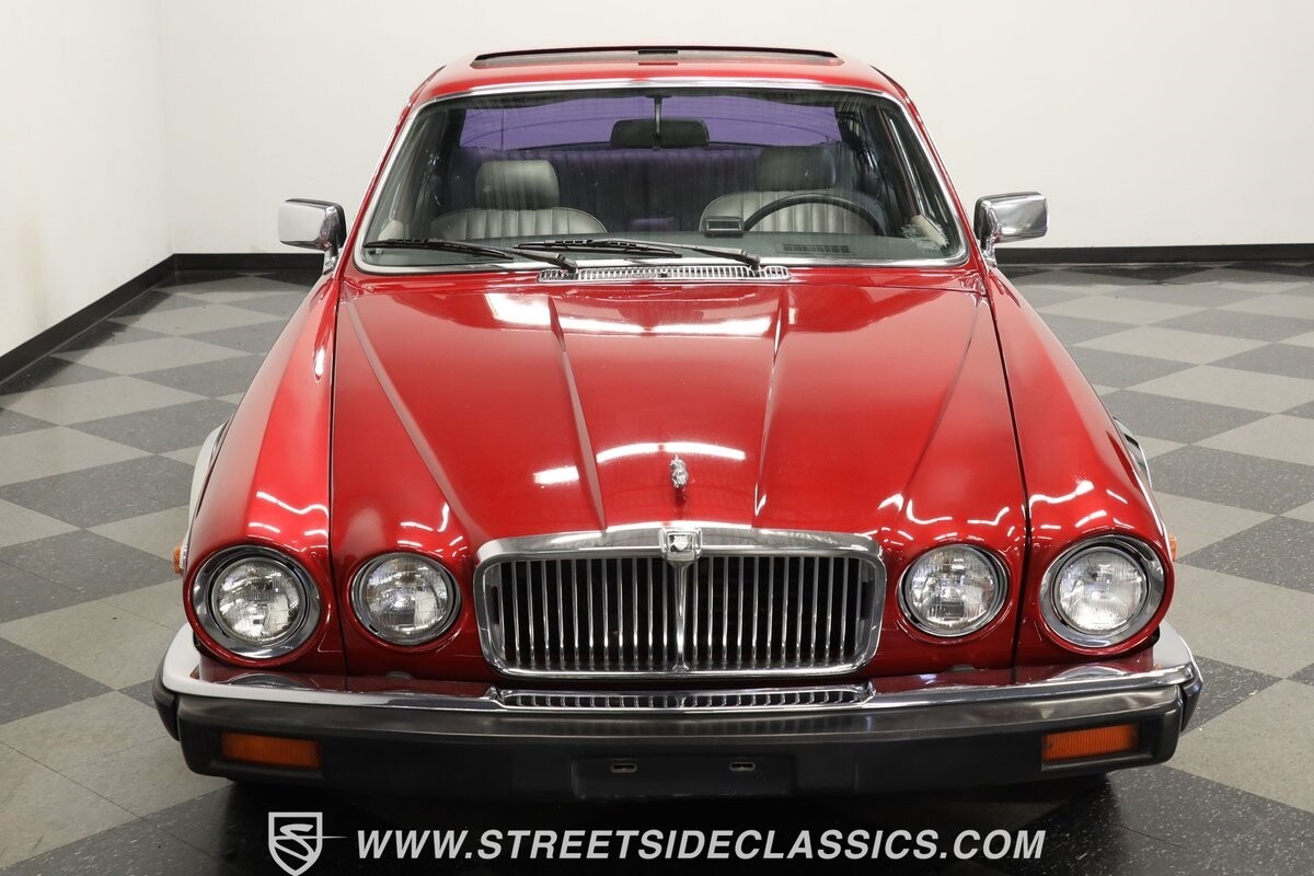Jaguar-XJ6-1985-Sedan-15