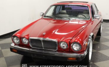 Jaguar-XJ6-1985-Sedan-16
