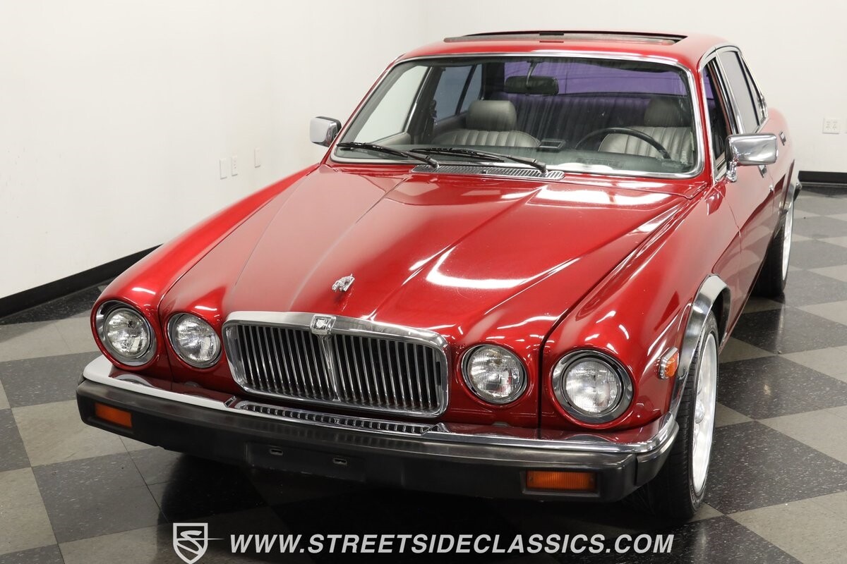 Jaguar-XJ6-1985-Sedan-16