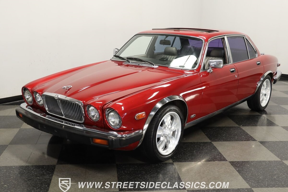 Jaguar-XJ6-1985-Sedan-17
