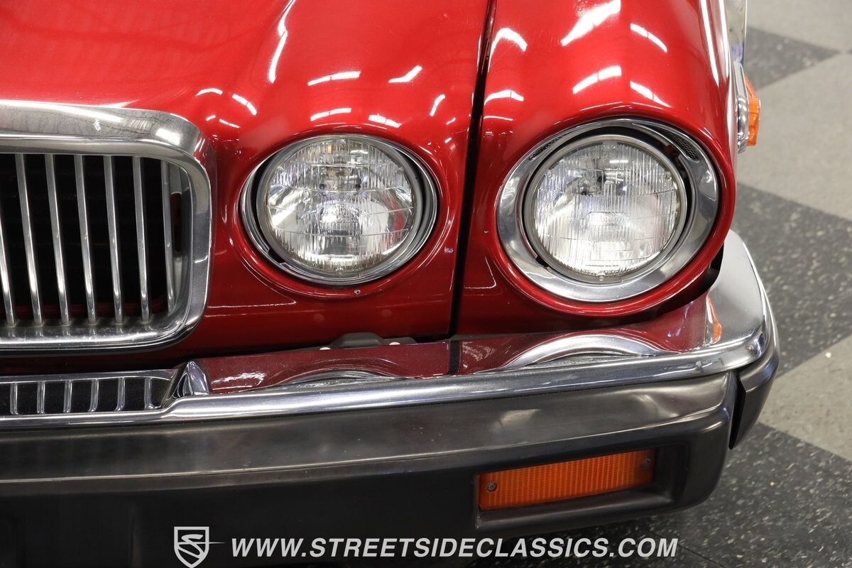 Jaguar-XJ6-1985-Sedan-19