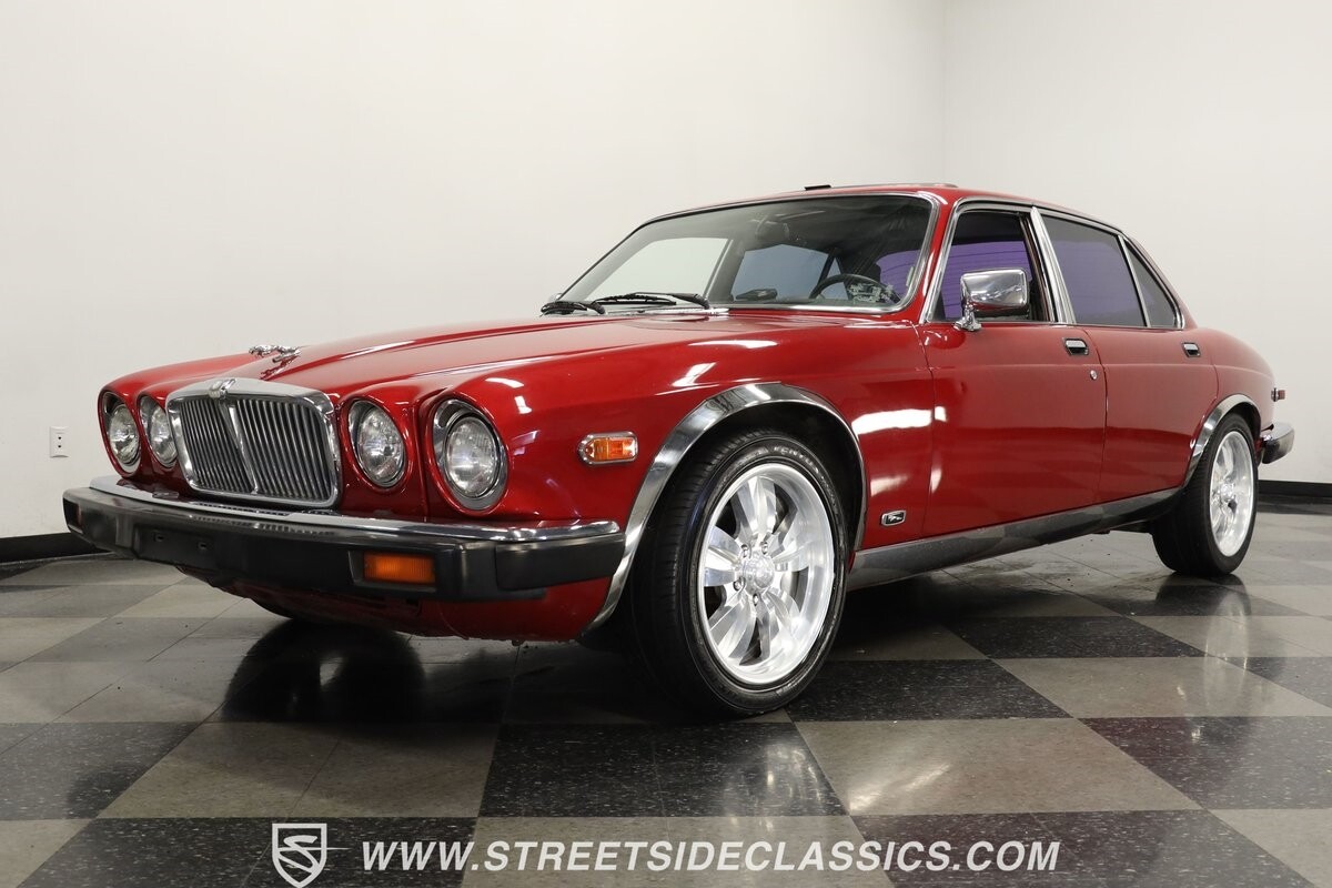 Jaguar-XJ6-1985-Sedan-21