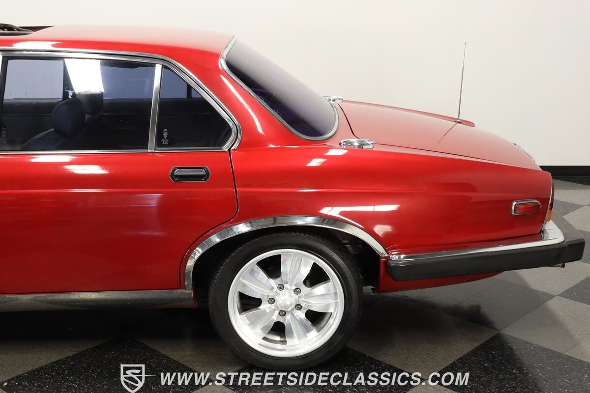 Jaguar-XJ6-1985-Sedan-23