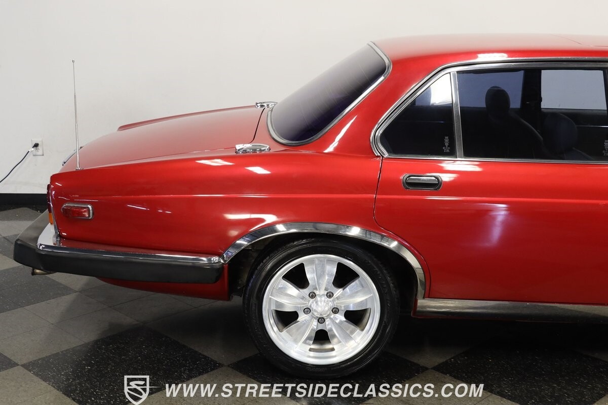 Jaguar-XJ6-1985-Sedan-27