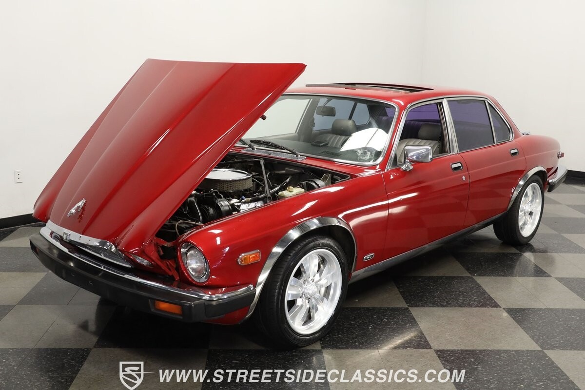 Jaguar-XJ6-1985-Sedan-29