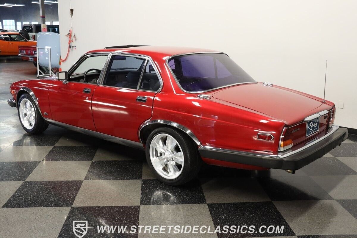 Jaguar-XJ6-1985-Sedan-6