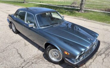 Jaguar-XJ6-1986-Sedan-1