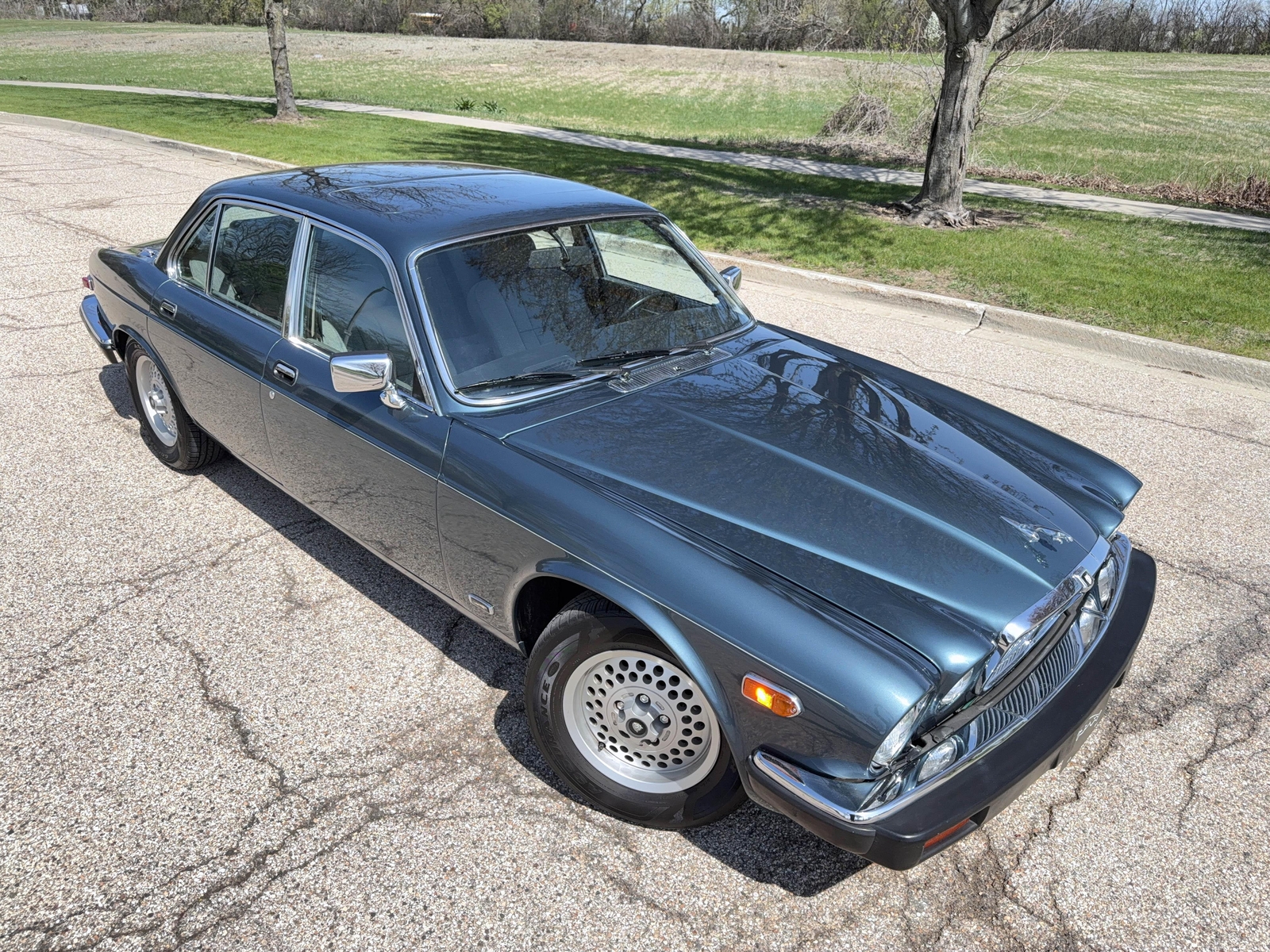 Jaguar-XJ6-1986-Sedan-1