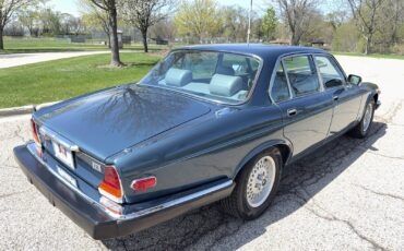 Jaguar-XJ6-1986-Sedan-11