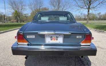 Jaguar-XJ6-1986-Sedan-13
