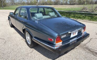 Jaguar-XJ6-1986-Sedan-15