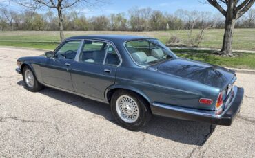 Jaguar-XJ6-1986-Sedan-16