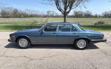 Jaguar-XJ6-1986-Sedan-17