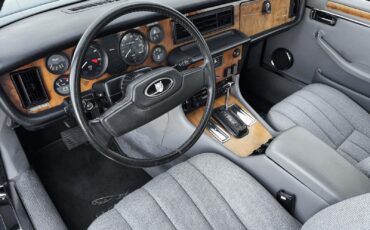 Jaguar-XJ6-1986-Sedan-21