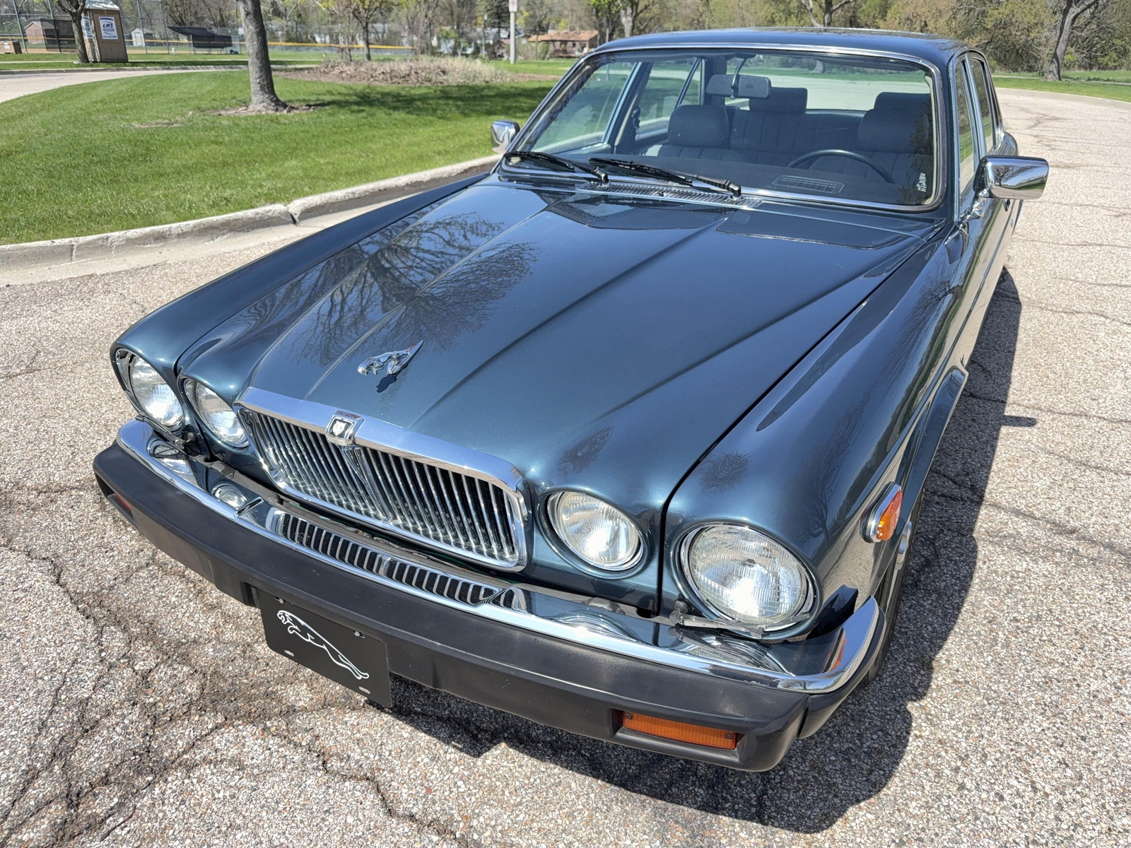 Jaguar-XJ6-1986-Sedan-3