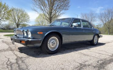 Jaguar-XJ6-1986-Sedan-35