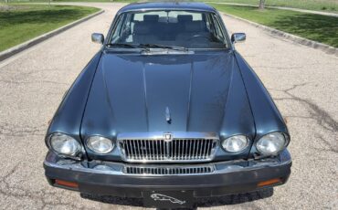 Jaguar-XJ6-1986-Sedan-4