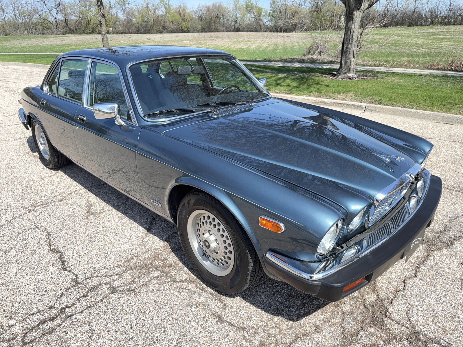 Jaguar-XJ6-1986-Sedan-7