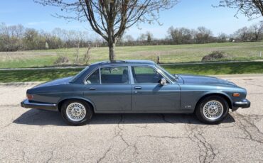 Jaguar-XJ6-1986-Sedan-9