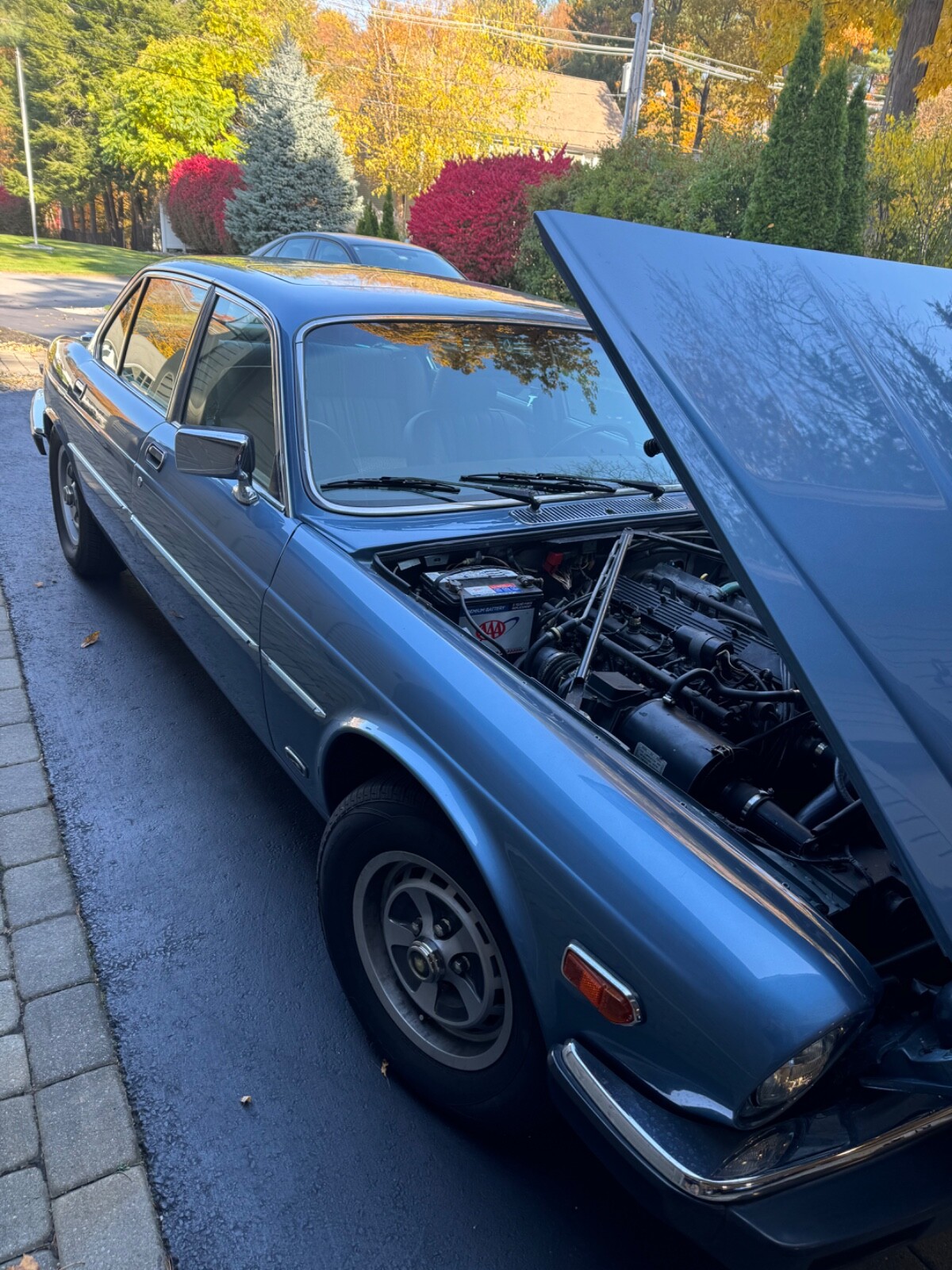Jaguar-XJ6-1987-Sedan-14