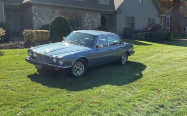 Jaguar-XJ6-1987-Sedan