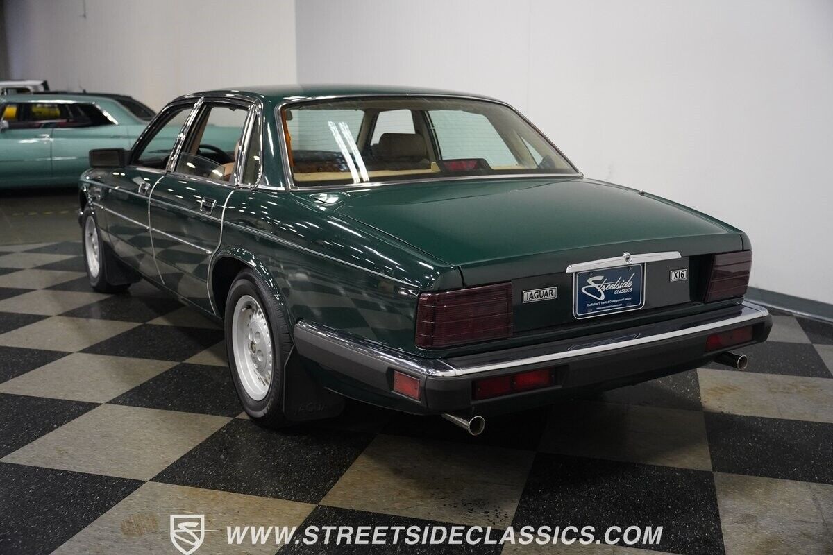 Jaguar-XJ6-1988-Sedan-12