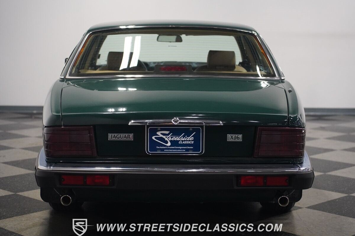 Jaguar-XJ6-1988-Sedan-13