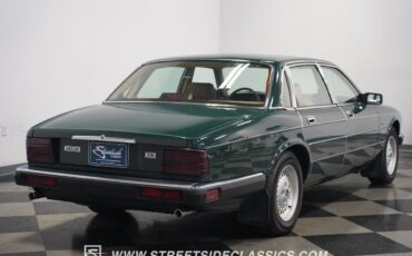 Jaguar-XJ6-1988-Sedan-14