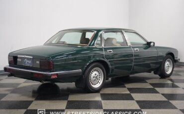 Jaguar-XJ6-1988-Sedan-15