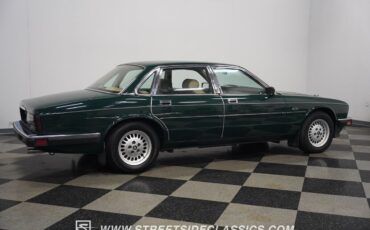 Jaguar-XJ6-1988-Sedan-16