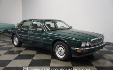 Jaguar-XJ6-1988-Sedan-19
