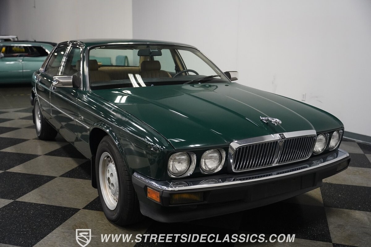 Jaguar-XJ6-1988-Sedan-20